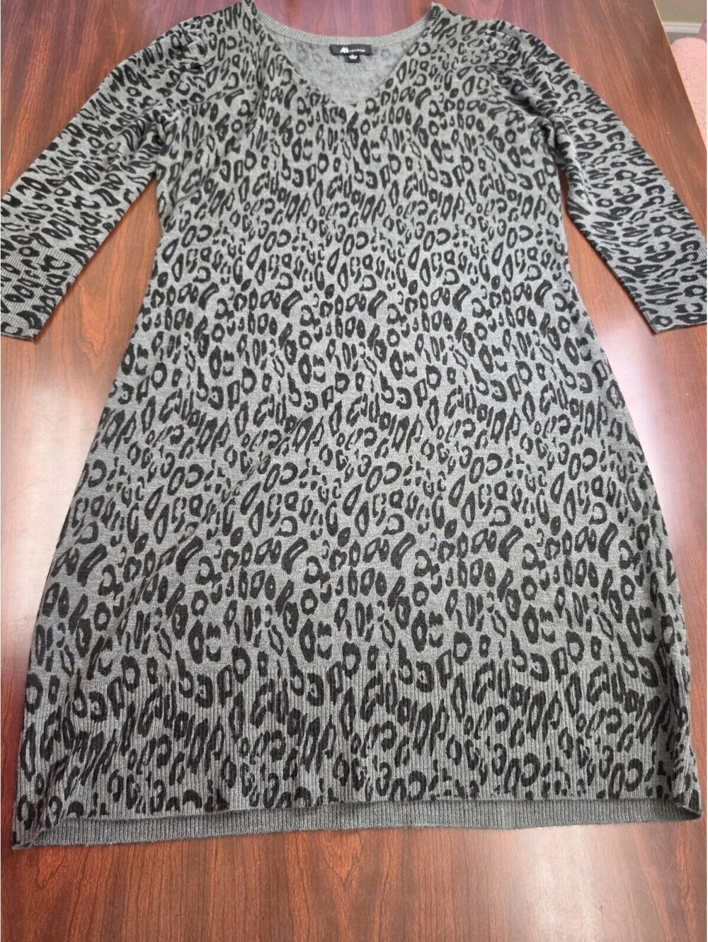 AB Studio Gray Leopard Animal Print V Neck Knit Large Sweater Dress Edgy Chic